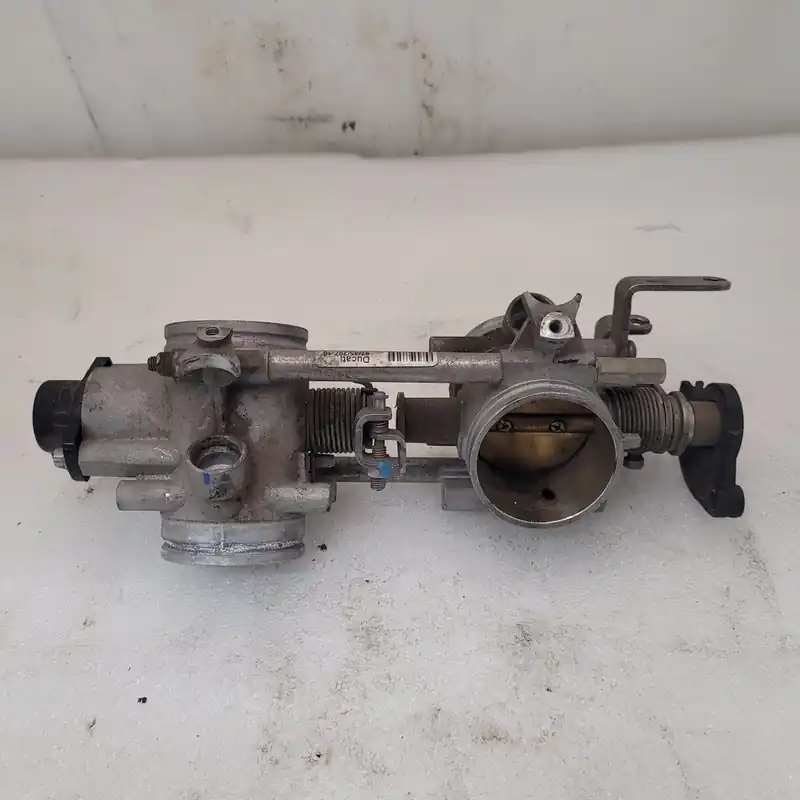 Quantité Limitée throttle body